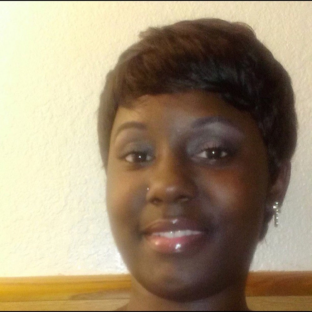 Meet your Posher, Quaya